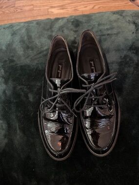 Paul Green Women’s Glossy Black Patent Lace-Up Oxfords